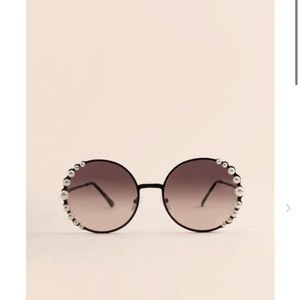 Oversized Round Sunglasses with Pearls